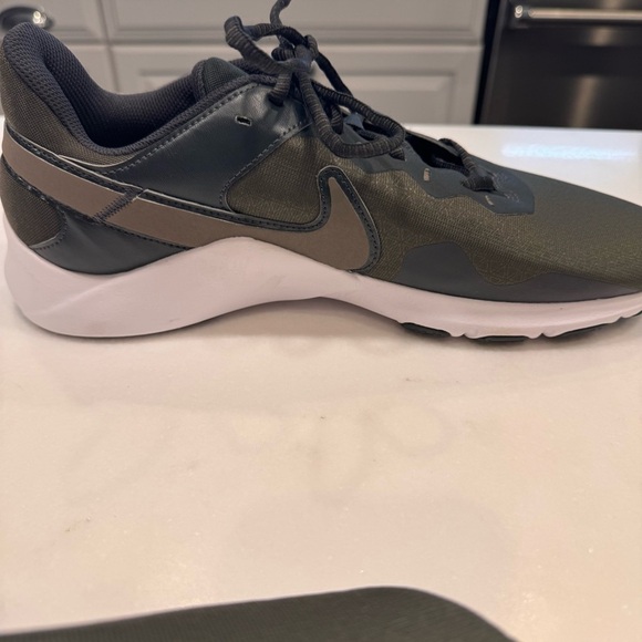 Nike Legend Essential 2 Men’s Athletic Running Sneakers Sz 12 Khaki NEW! - Picture 10 of 13